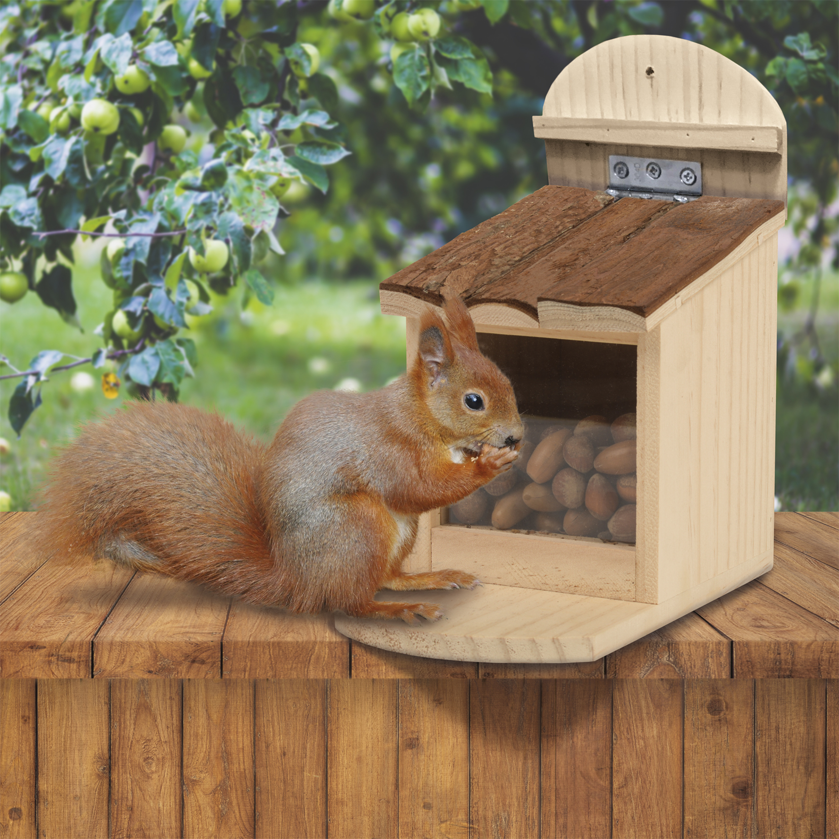 Squirrel Feeder House | wooden feeding station