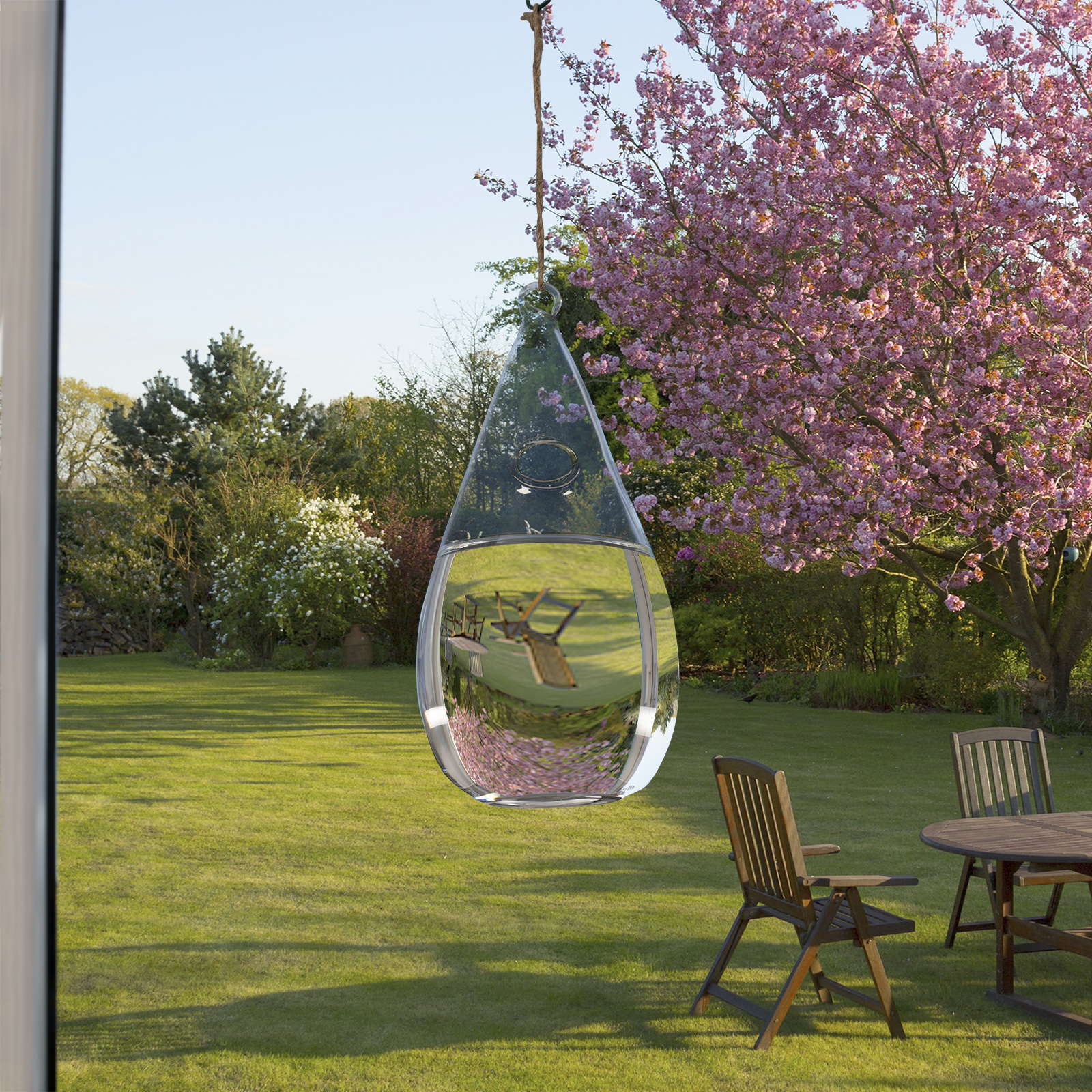 Fly-Scare Glass | fly repellent with optical effects